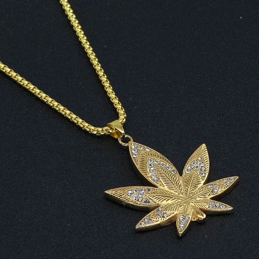 1pc Exquisite And Stylish Zircon Maple Pendant Necklace