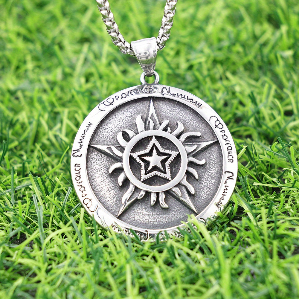 Vintage Distressed Pentagram Round Medallion Pendant Necklace, Fashionable Antique Silver Finish with Engraved Magical Scripts, 4.4cm Diameter Charm, 60cm Chain Length, Unisex Jewelry Accessory