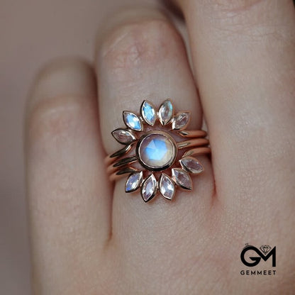 Sun Flower Moonstone 3 - Piece Ring