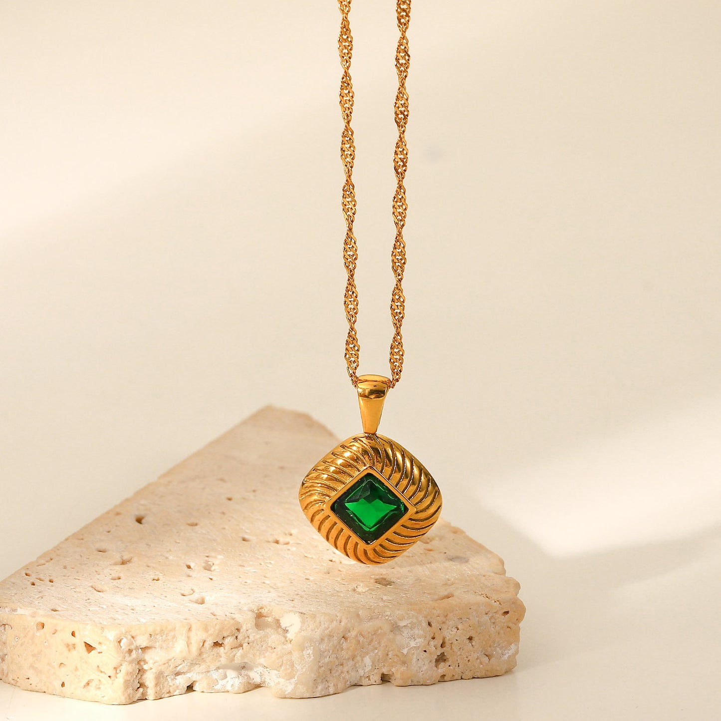 Cushion Type Halo Pendant Chain Necklace