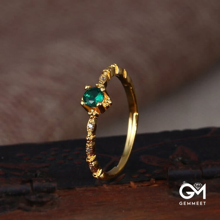 "Elegant Lover" - Emerald Exquisite Ring