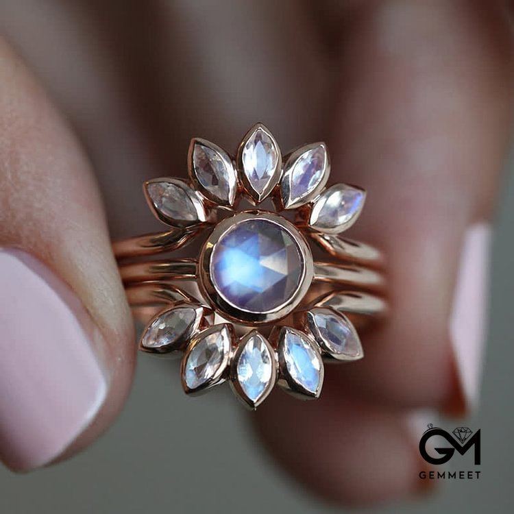 Sun Flower Moonstone 3 - Piece Ring