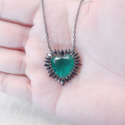 Heart-Shaped Green Zircon Inlaid Pendant Necklace