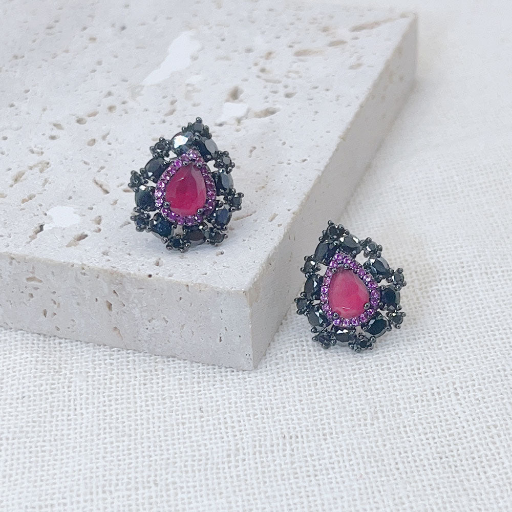 Black Pear-Shaped Pink Zircon Inlaid Earrings