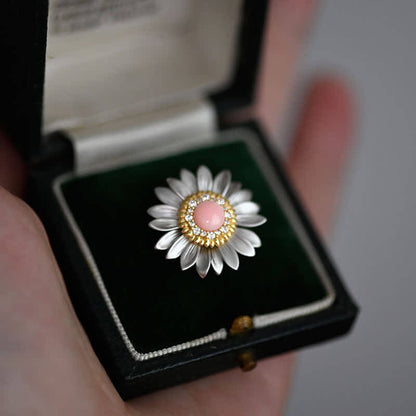 Women's Vintage Daisy Ring and Earrings