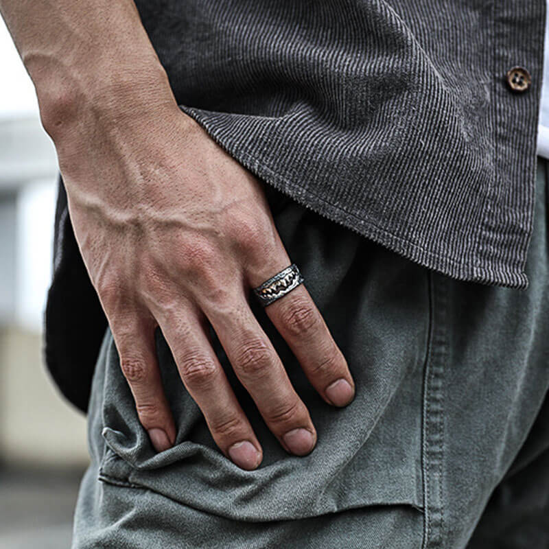 Hollow Fangs Mouth Adjustable Ring