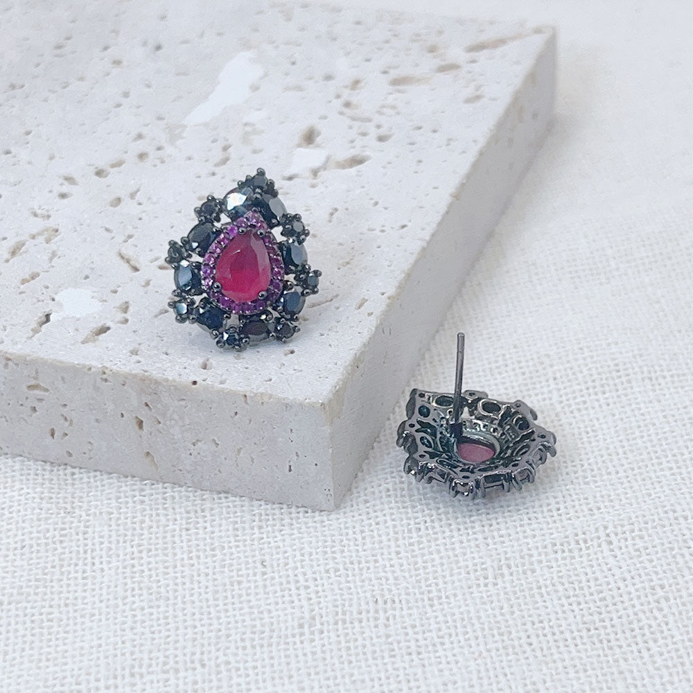 Black Pear-Shaped Pink Zircon Inlaid Earrings