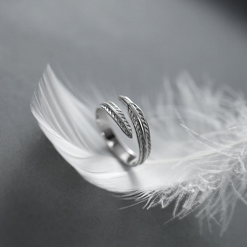 Feather Shape Character Band Ring