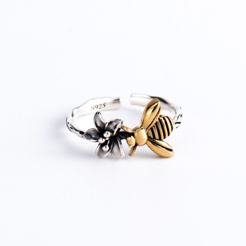 Vintage Thai Silver Bee Flower Ring