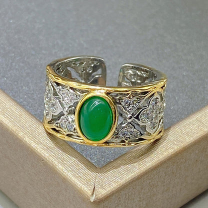 Vintage Textured Engraved Gold Hand Brushed Ring Inlaid Imitation Natural Colombian Emerald Ring