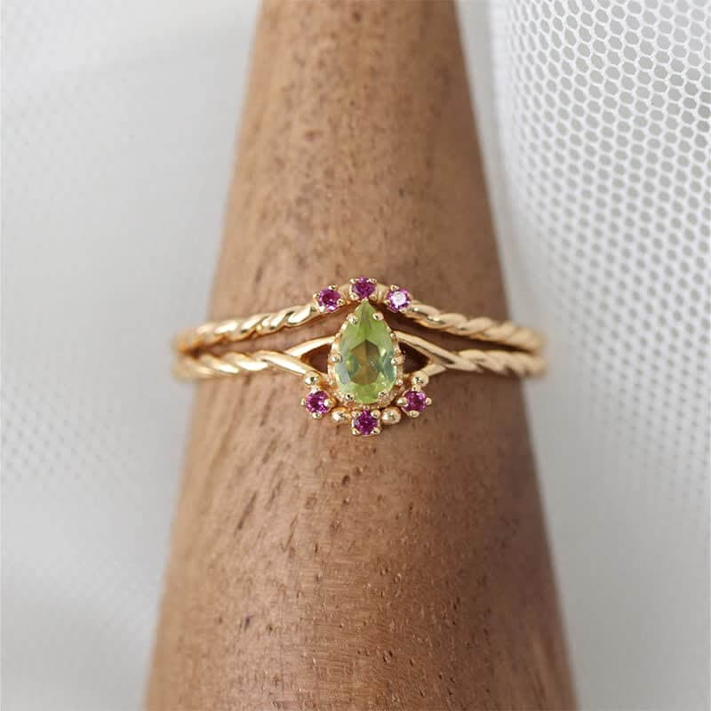 Women's 2Pcs Dainty Peridot Stacking Ring Set