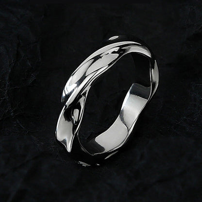 Adjustabl Distorted Texture Mobius Ring