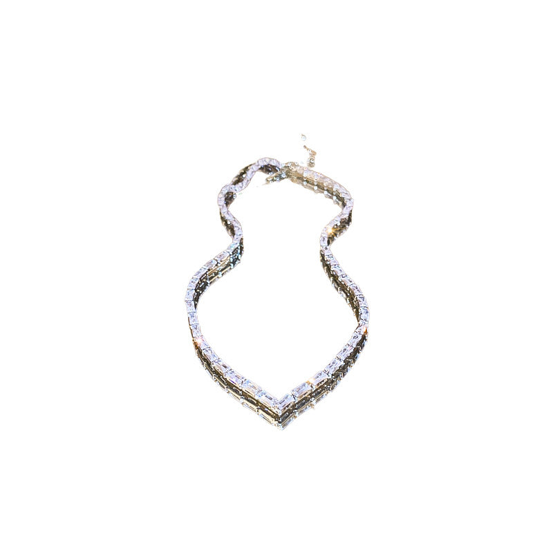 Zircon V-shaped Temperament Necklace