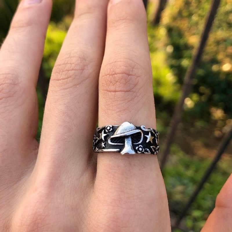 Creative Retro Mushroom Ring