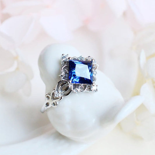 Hollow Square Sapphire Ring