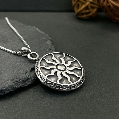 Vintage Men's Sunflower Circular Necklace