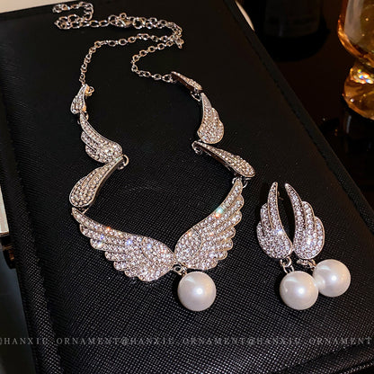 Zircon Wings Pearl Necklace