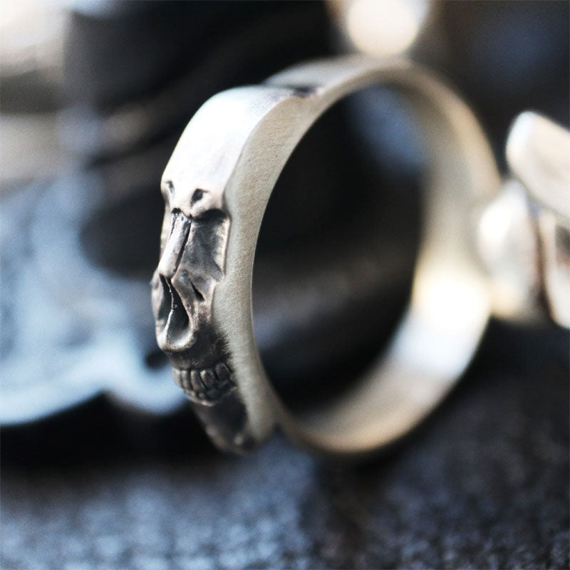 Retro Men's Narrow Skull Ring