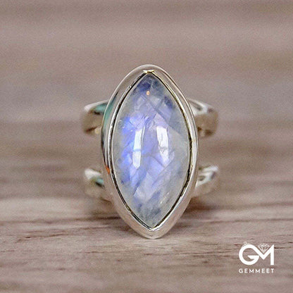 Horse Eye Olives Cut Moonstone Ring