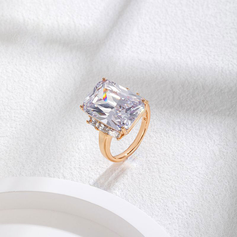 Women's Fashion Vintage Inlaid Zircon Ring