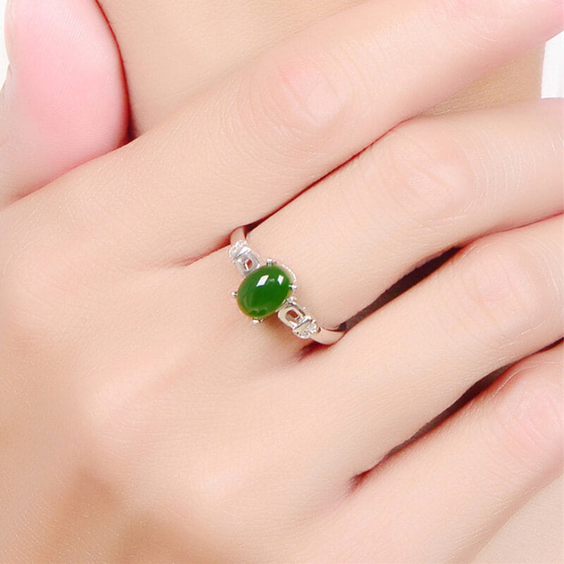 Four-claw Emerald Ring Luxury Fan Chrysoprase Living Mouth Diamond Ring