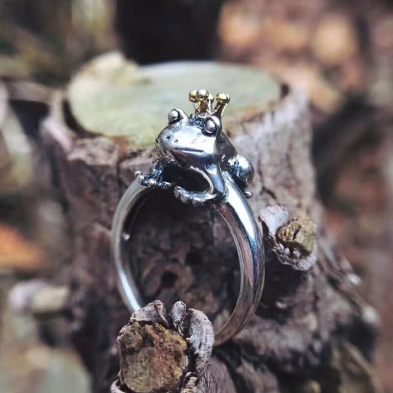 Japanese Folk Goddess of Wealth Object Crown Frog Handmade Ring