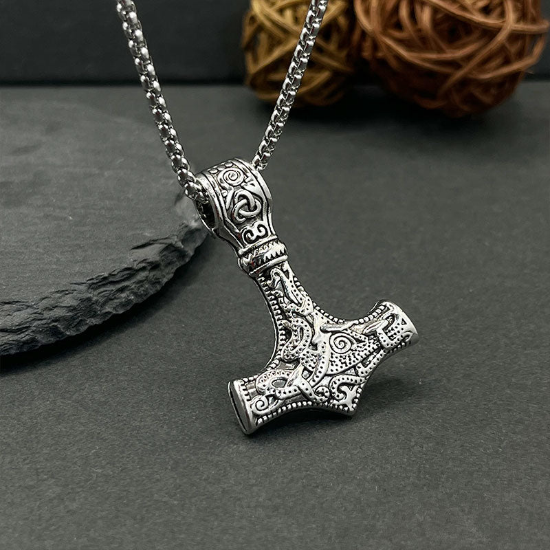 Norse Viking Vintage Odin Quake Pendant Necklace