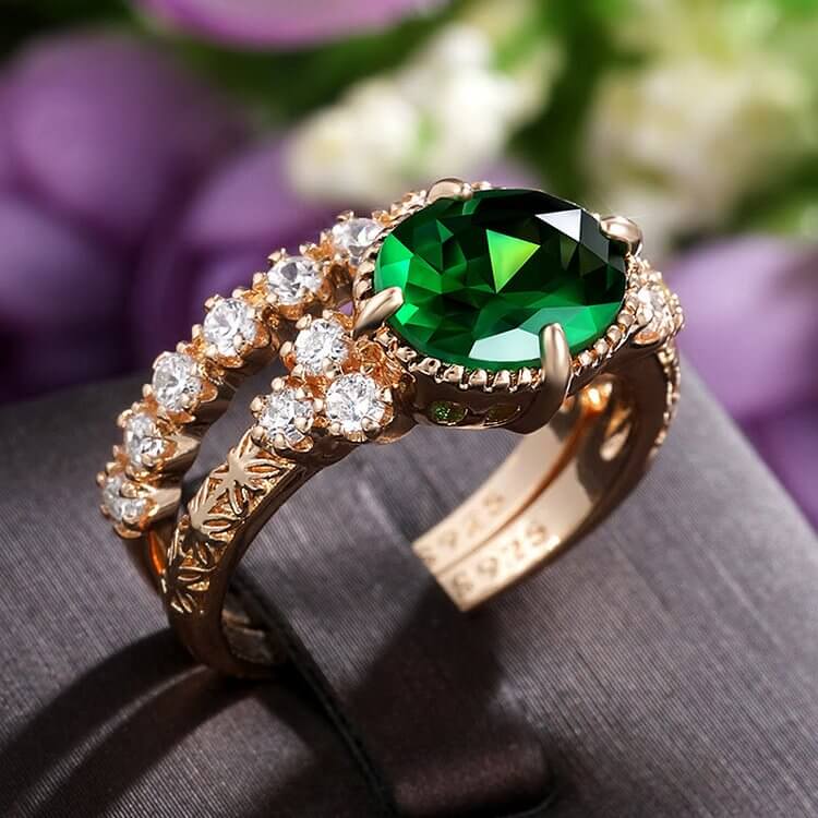 2 Pcs Oval Cut Emerald Engagement Ring Set