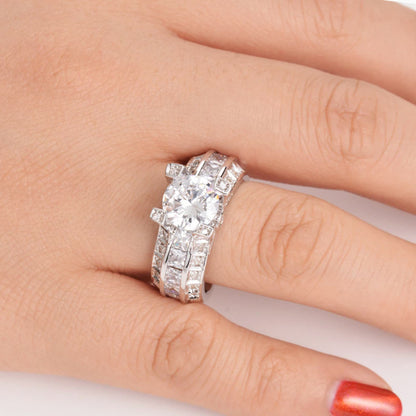 Luxury Shiny Zircon Rhinestone Inlaid Ring