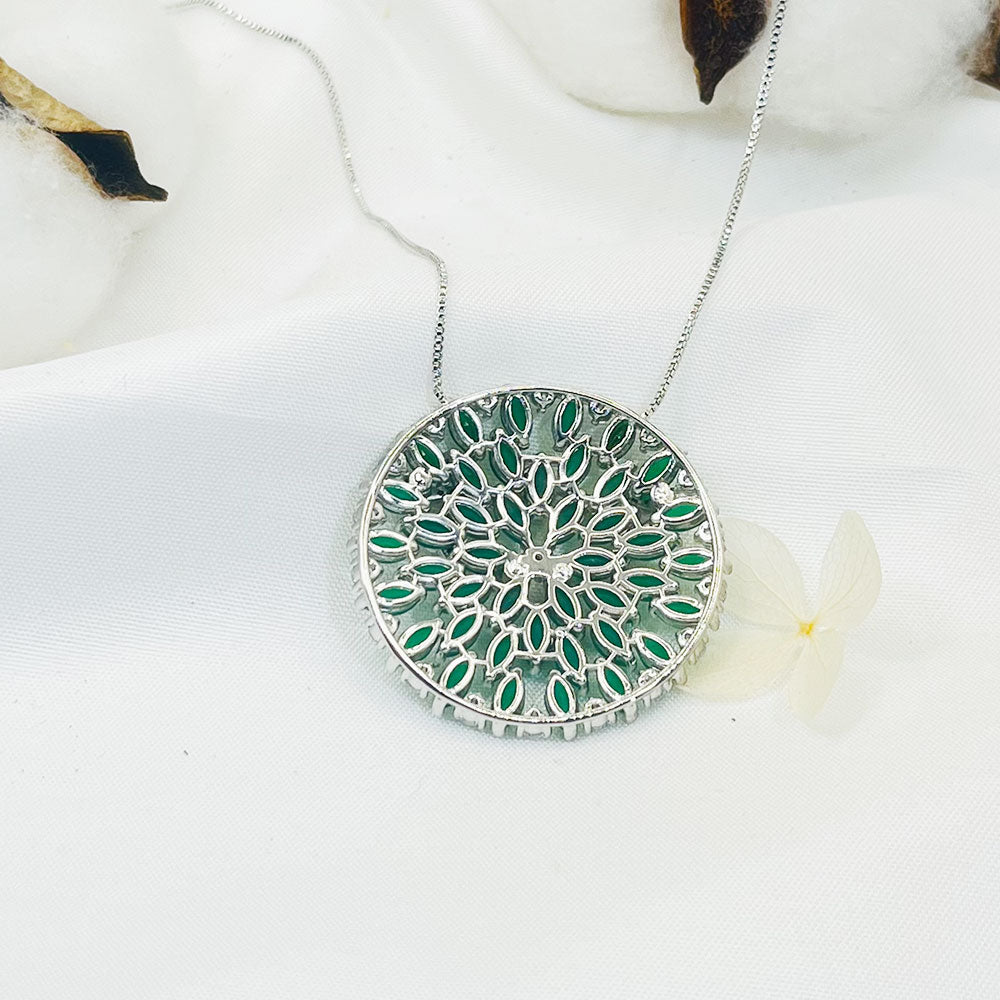 Round Inlaid Green Zircon Pigeon Pendant Necklace