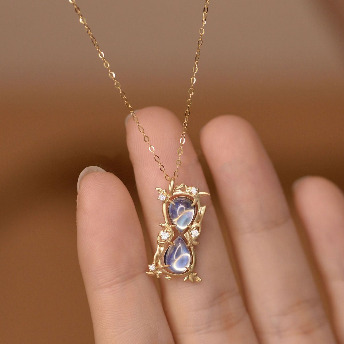 Hourglass Hollow Zircon Pendant Necklace