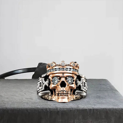 "Fear Nothing" Retro Crown Skull King Ring