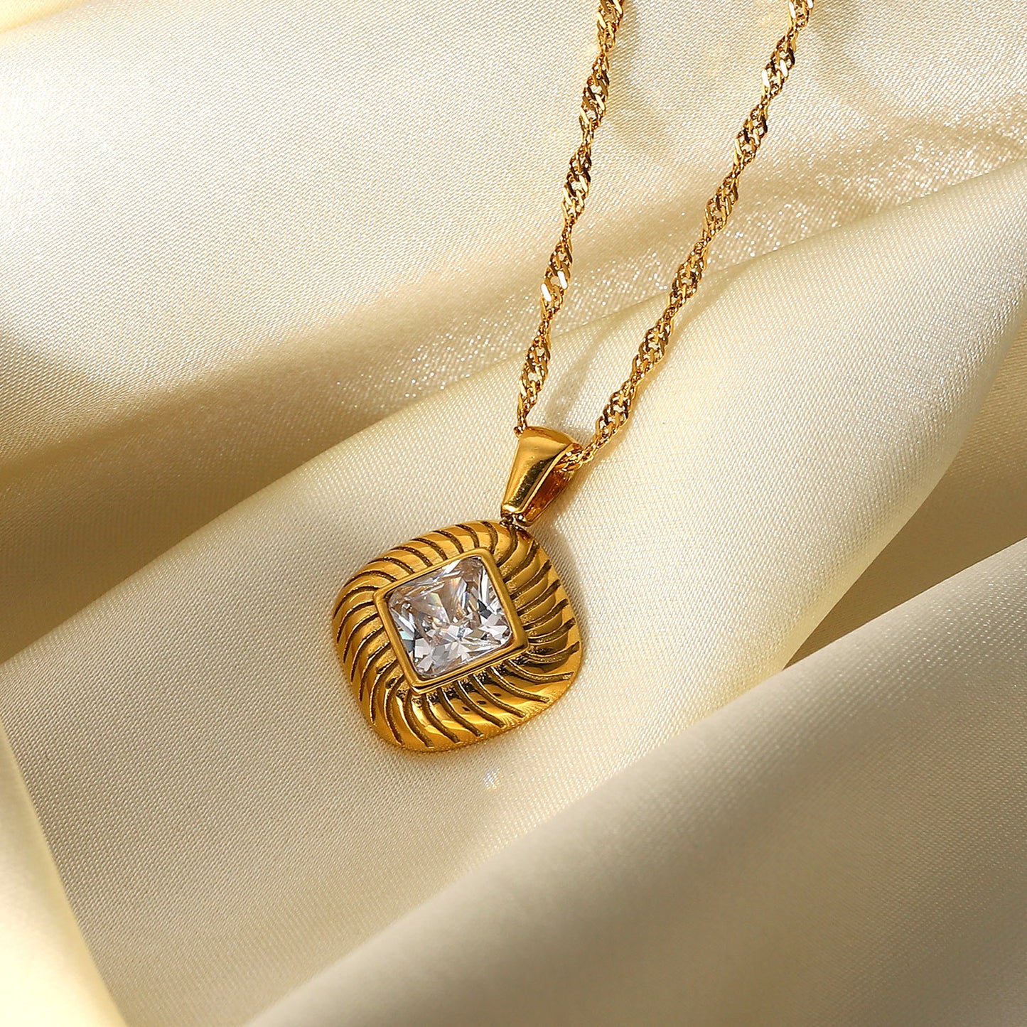 Cushion Type Halo Pendant Chain Necklace