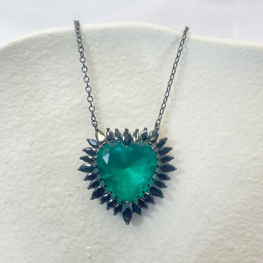 Heart-Shaped Green Zircon Inlaid Pendant Necklace