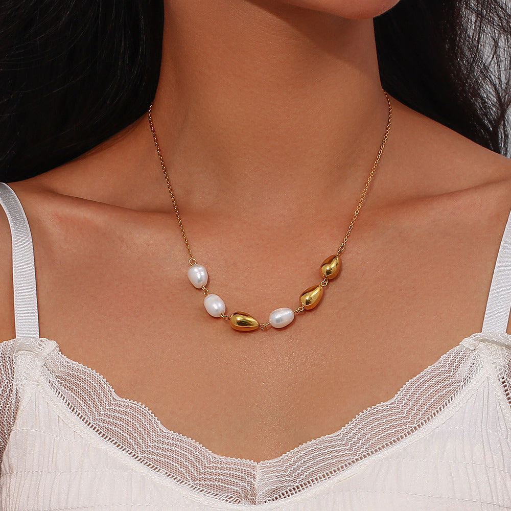 Drop Shaped Pearl Pendant Necklace