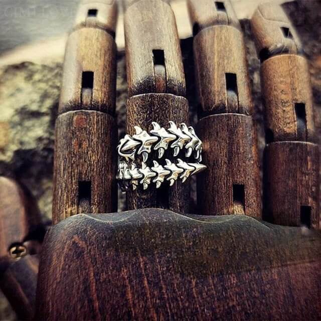 Gothic Punk Winding Centipede Ring