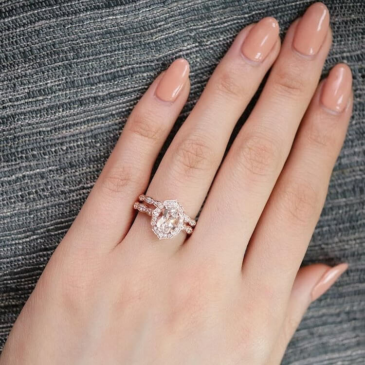 2 Pcs Shiny Oval Zircon Ring Set