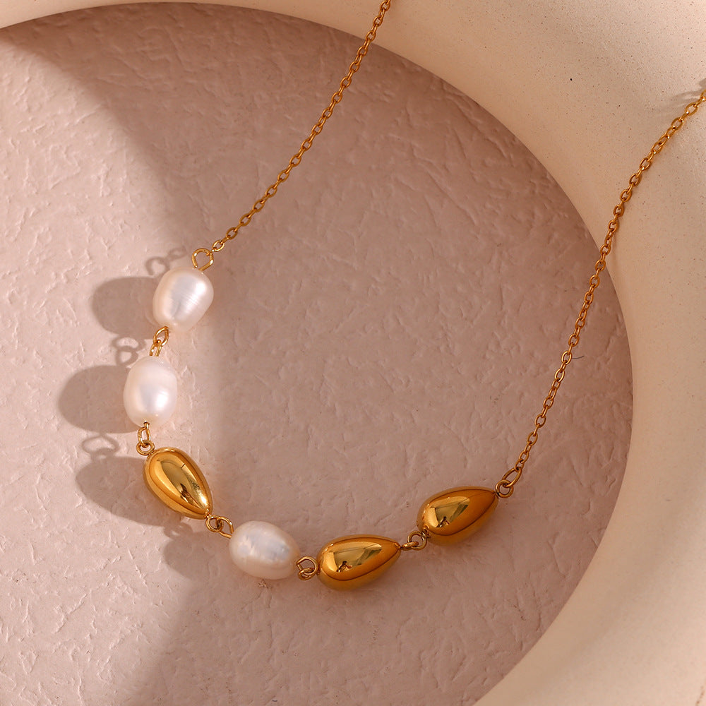 Drop Shaped Pearl Pendant Necklace