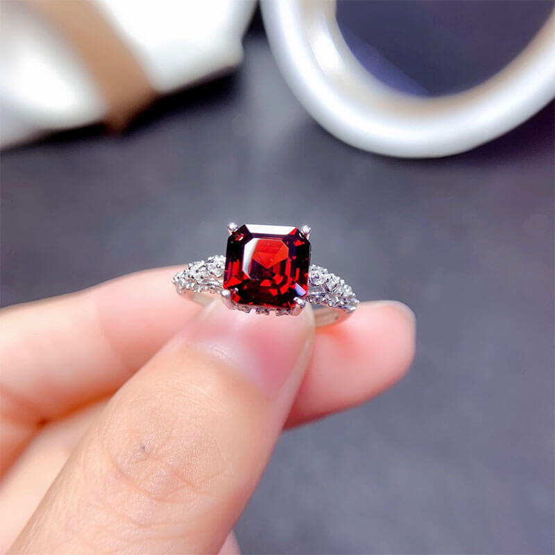 Imitation Natural Mozambique Garnet Ring Princess Cut Diamond Royal Blue Open Color Gemstone Ring