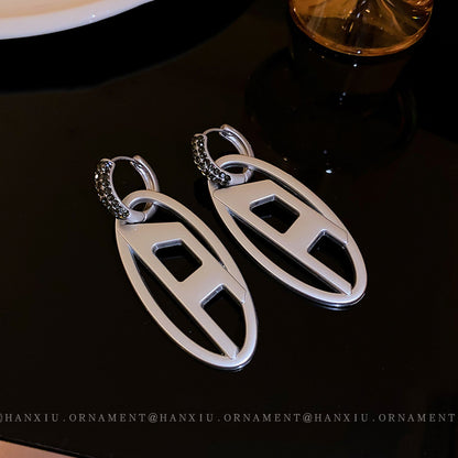 Zircon Oval Cutout Commuter Earrings