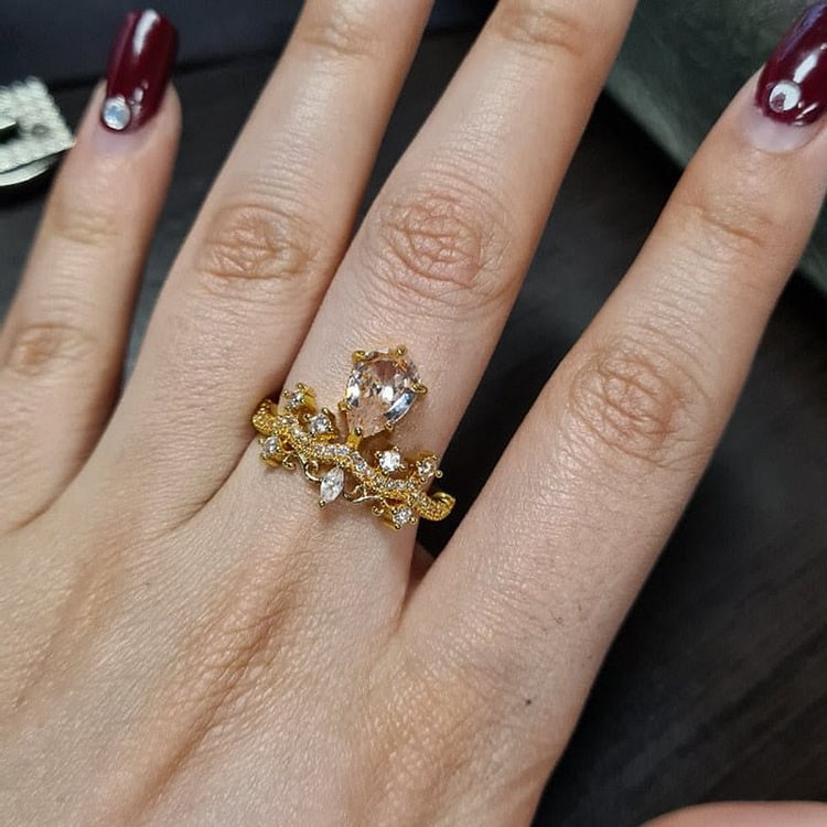 Luxury Crown Zircon Engagement Ring