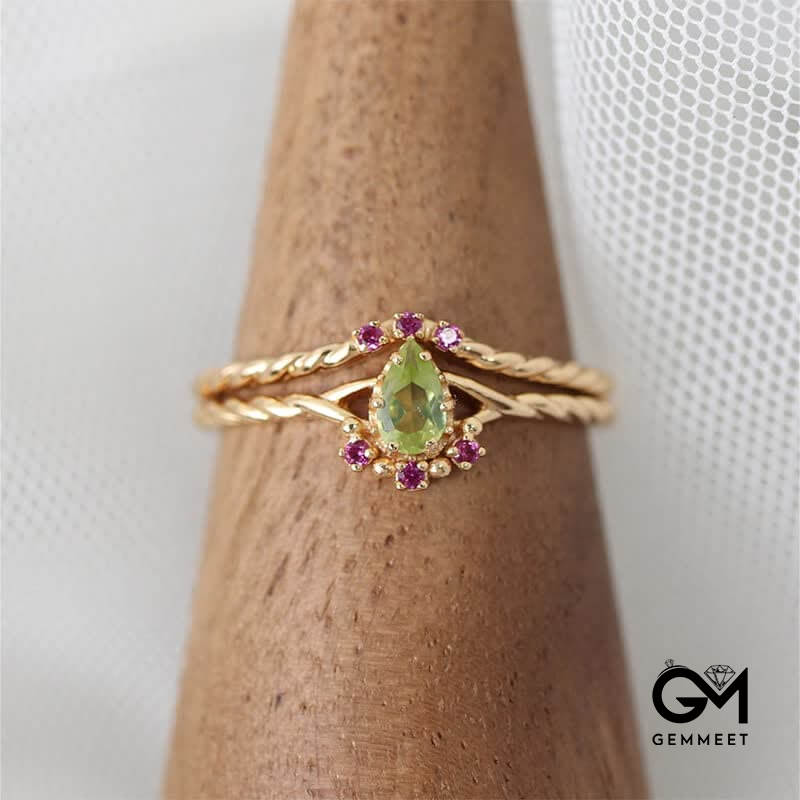 Women's 2Pcs Dainty Peridot Stacking Ring Set