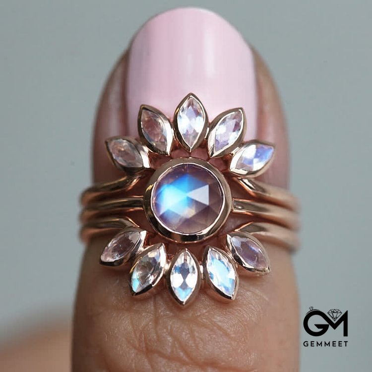 Sun Flower Moonstone 3 - Piece Ring