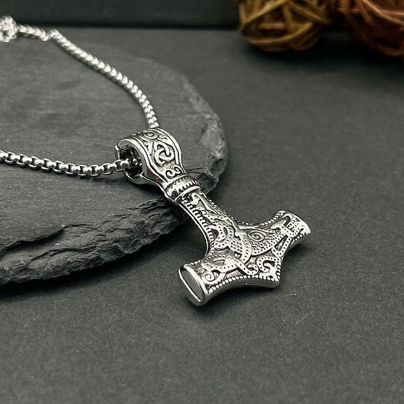 Norse Viking Vintage Odin Quake Pendant Necklace