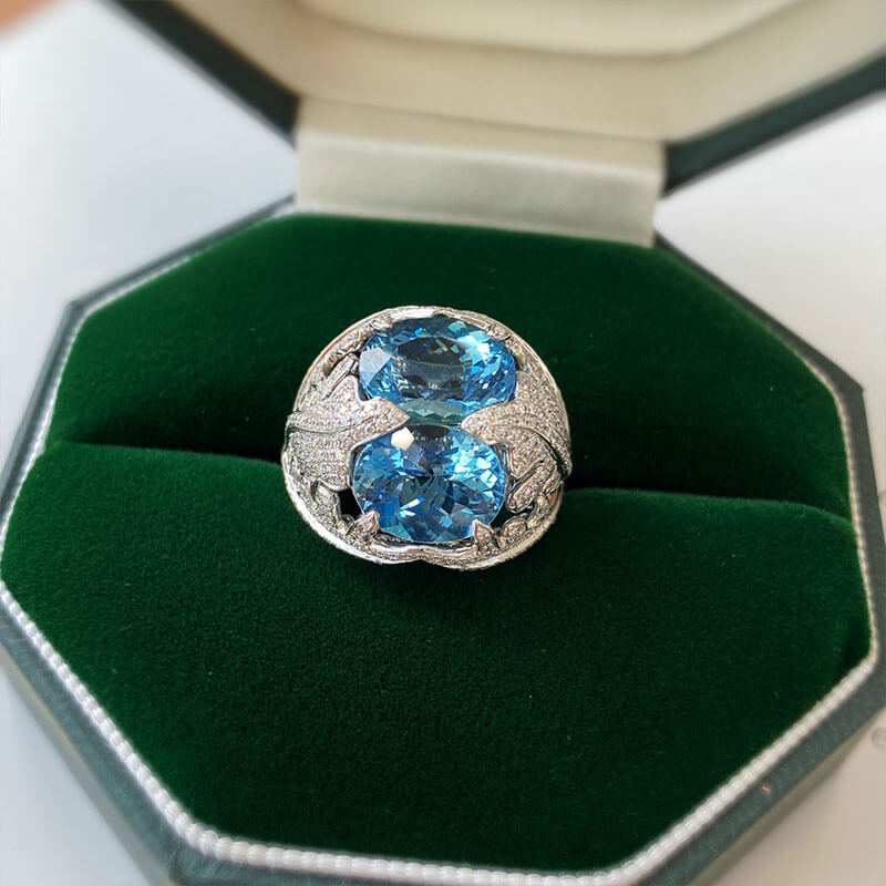 Domineering Queen Double Dove Egg Ring Luxurious Full Diamond Ring with Santa Maria Color Imitation Aquamarine Diamond Ring