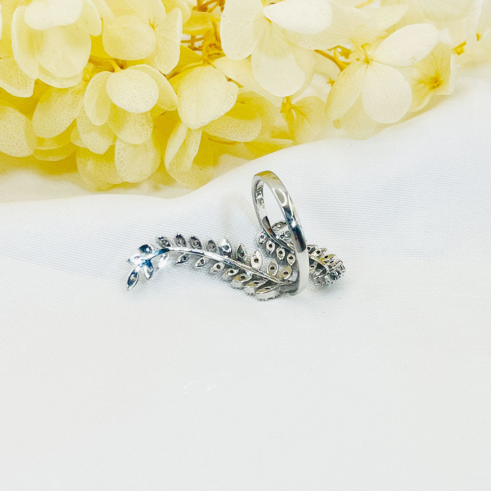 Creative Graceful Leaves Zircon Ring