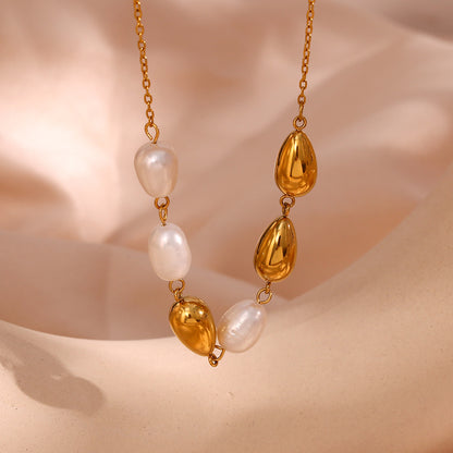 Drop Shaped Pearl Pendant Necklace