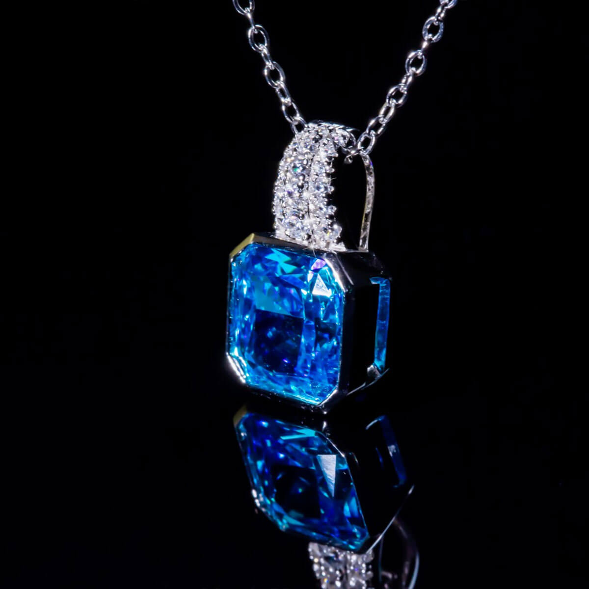 Bezel Setting Octagon Shape Blue Gem Chain