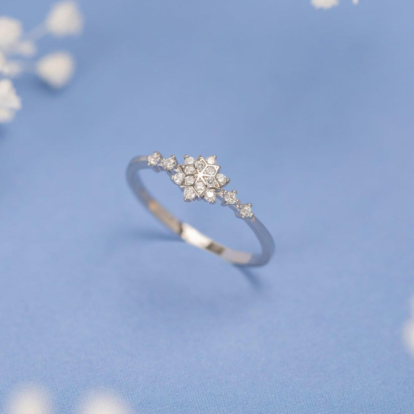 Creative Snowflake Zircon Ring