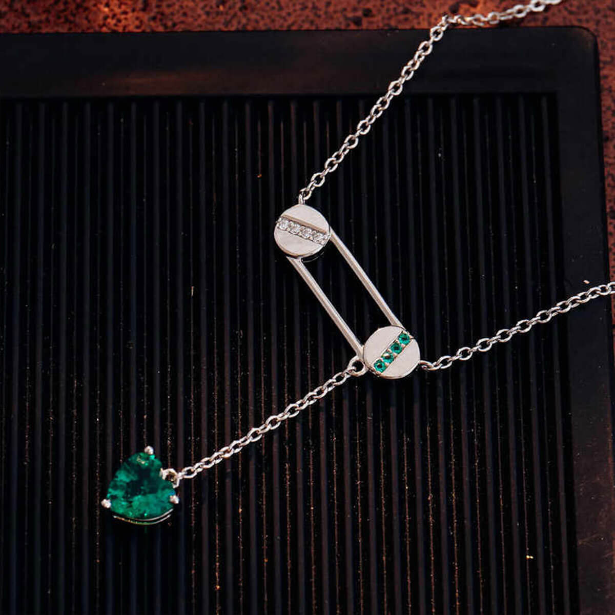 Slip Heart Emerald Pendant Chain